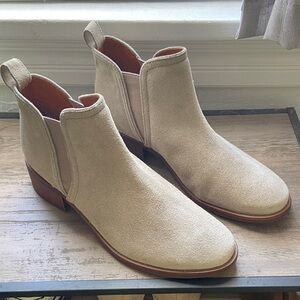 Lucky Brand Women’s Tan Suede Ankle Booties